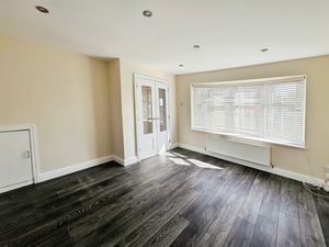 Lounge- click for photo gallery
